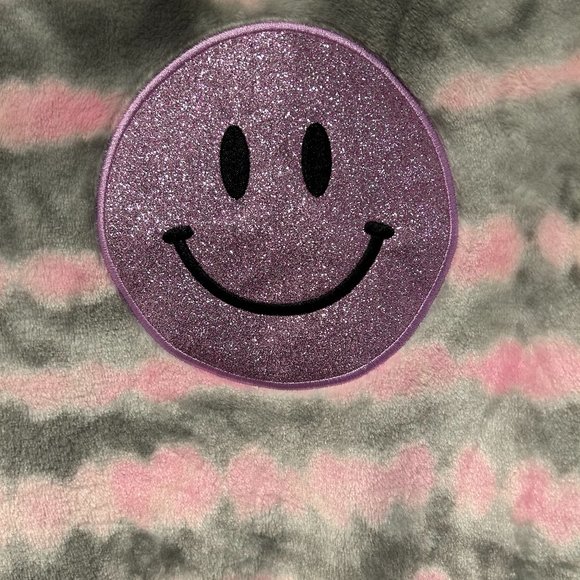 EPIC THREADS GIRLS STEAL GRAY/PINK WITH HAPPY FACE FLEECE 2-PC SET - Picture 2 of 8